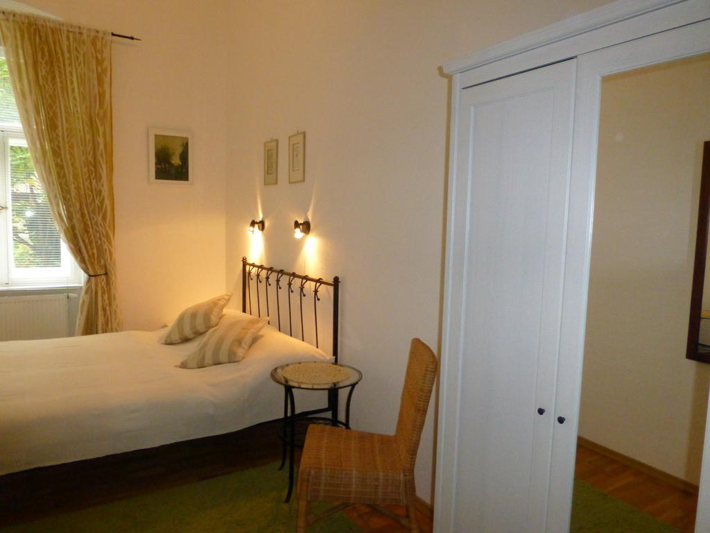 Apartment Sadova Карлови Вари Стая снимка